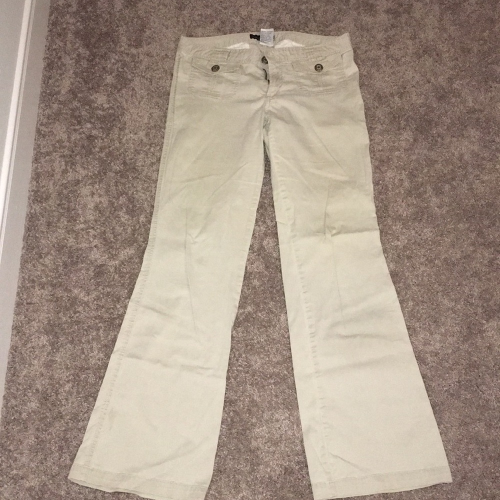 Y2K style lightweight flare cargo-style pants!